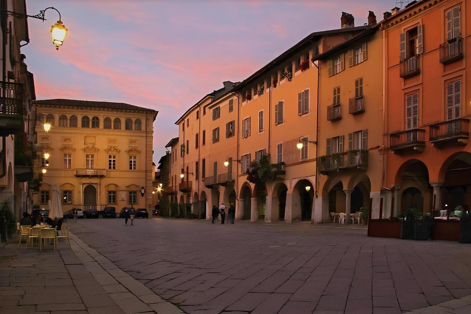 Centro Storico Luminoso Spazio Al Piazzo Biella Eksteriør billede